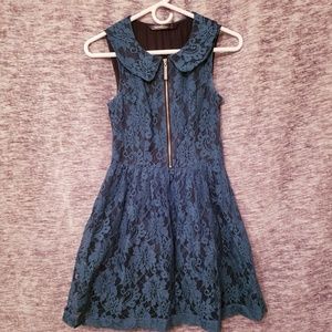 Kensie lace zipper dress